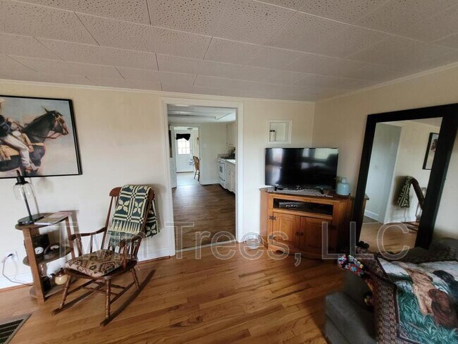 Building Photo - 417 Old Bethel Rd