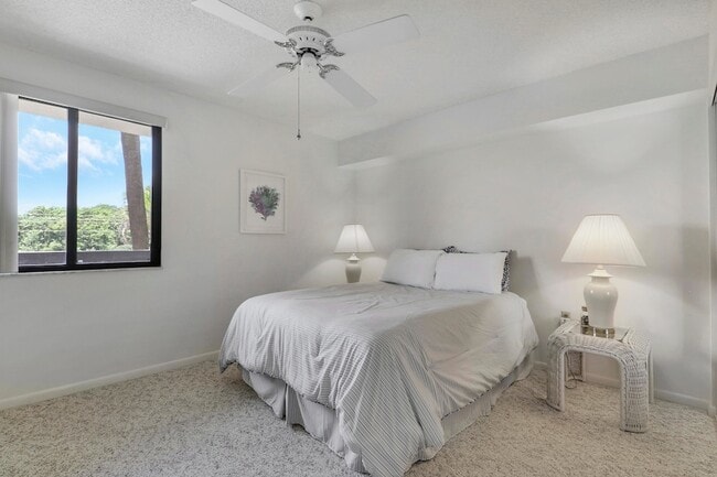 Building Photo - 401 S Seas Dr