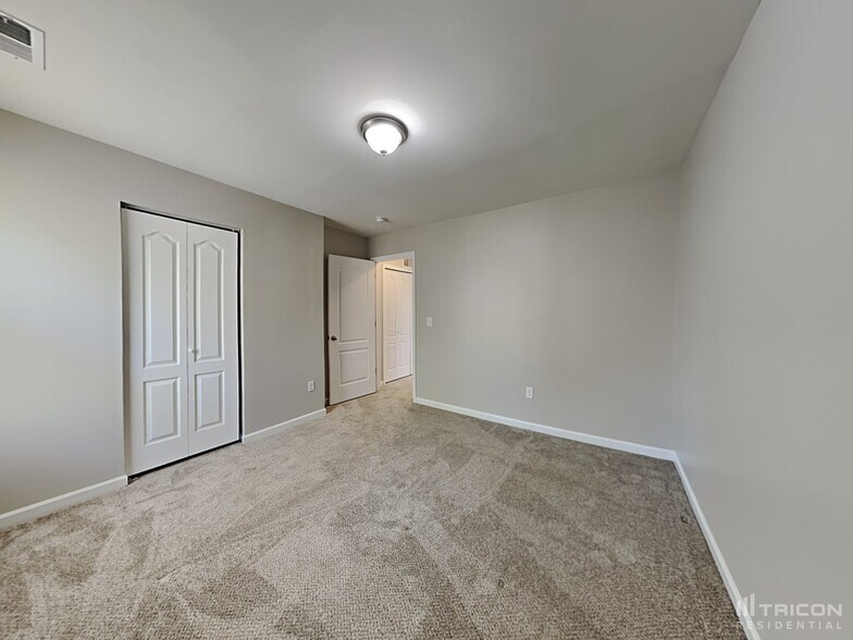 Building Photo - 95 Fleetwood Ct