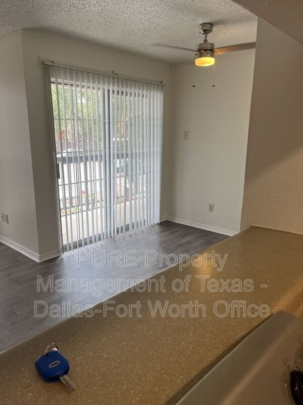 Building Photo - 18333 Roehampton Dr