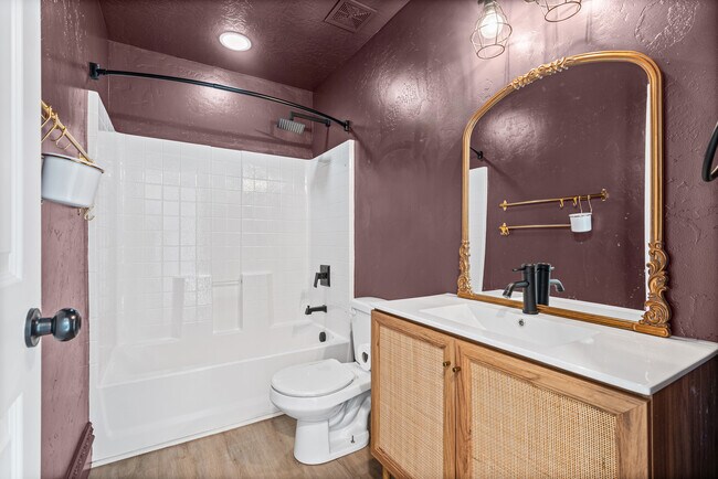 Building Photo - 1572 S Bridle Path Loop