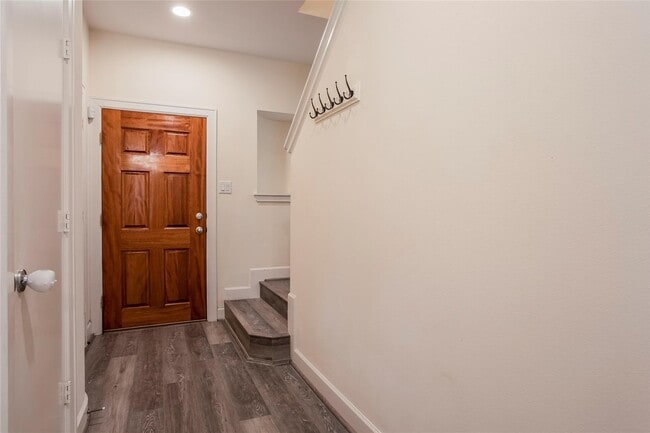Building Photo - 3704 Main Aspen Dr