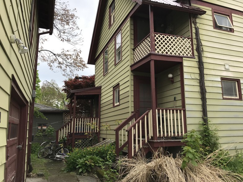 Building Photo - 918 N Tioga St