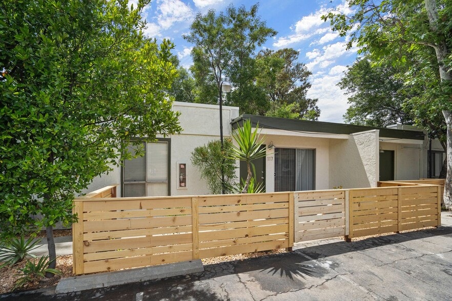 Building Photo - Individual Bungalows: All 1 bedroom/ 1 bat...