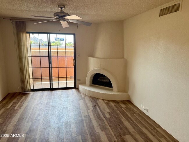 Building Photo - 10410 N Cave Creek Rd