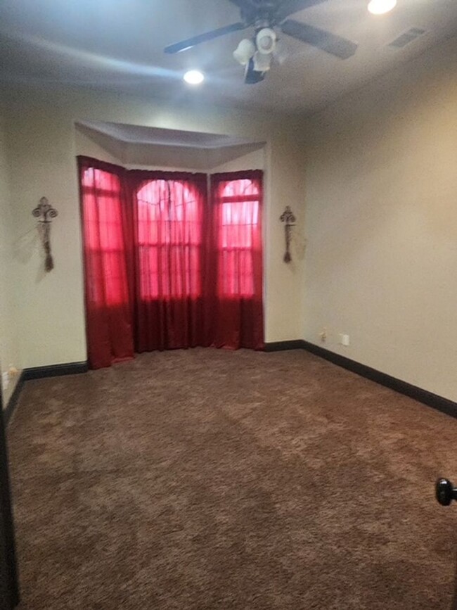 Building Photo - 2331 Calloway Dr