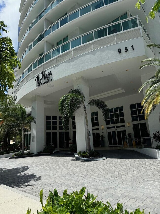 Building Photo - 951 Brickell Ave