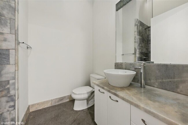 Building Photo - 434 NW 1st Ave