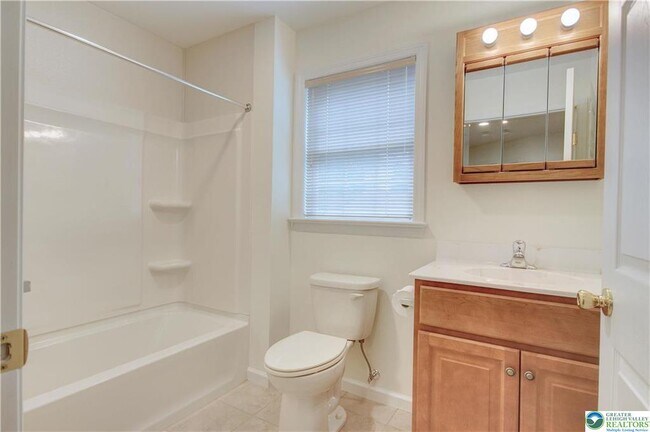 Building Photo - 1057 Decatur St