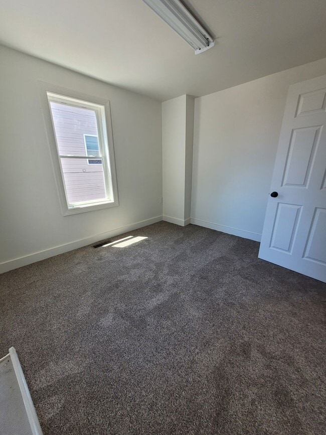 Building Photo - Newly renovated 3 bedroom Townhome - Gordonville