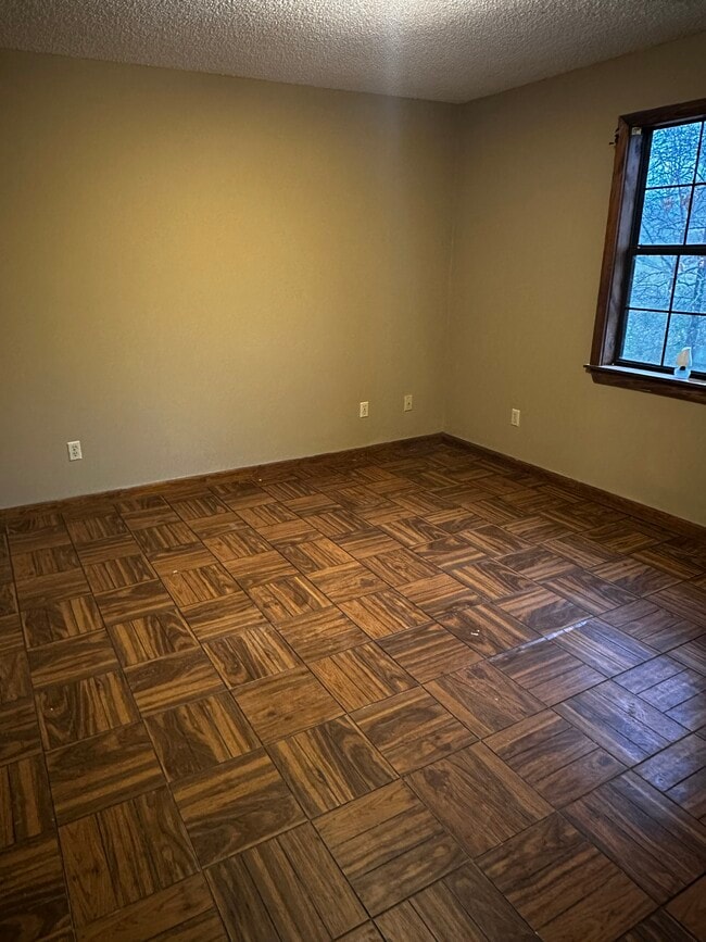 Building Photo - Old Memphis Pike