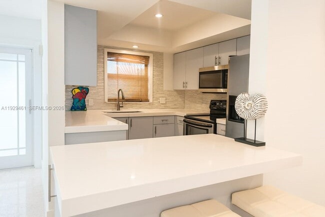 Building Photo - 1987 NE 123rd St