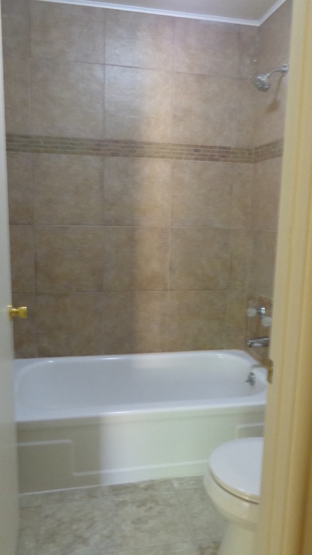 Building Photo - Nice Upgraded Condo