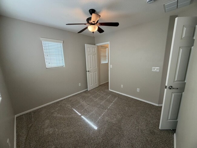 Building Photo - Community pool and a low maintenance yard