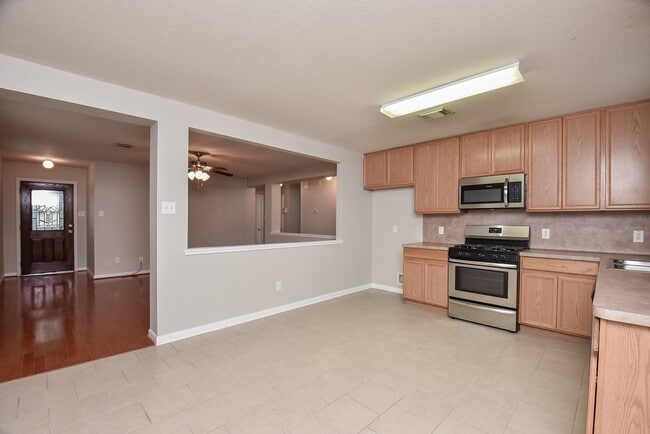 Building Photo - 15327 Mission Oak Dr