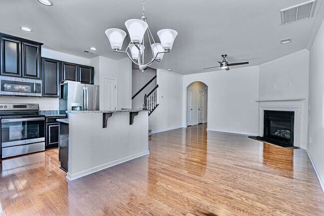 Building Photo - 307 Christiane Way