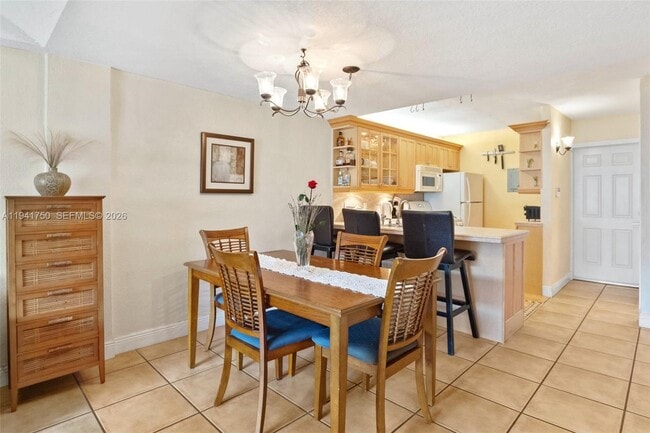 Building Photo - 6703 N Kendall Dr