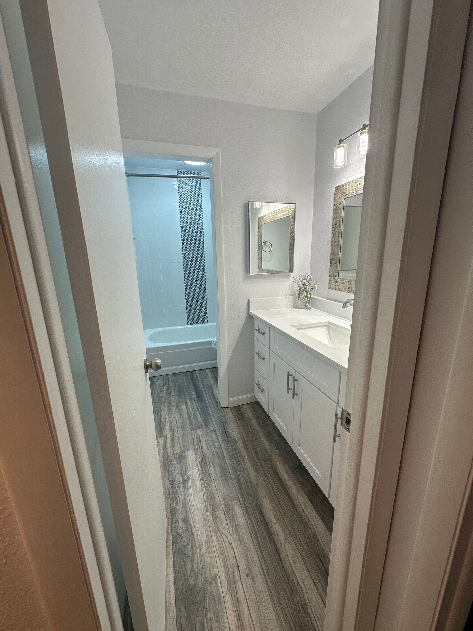 Building Photo - 3330 Templeton Gap Rd