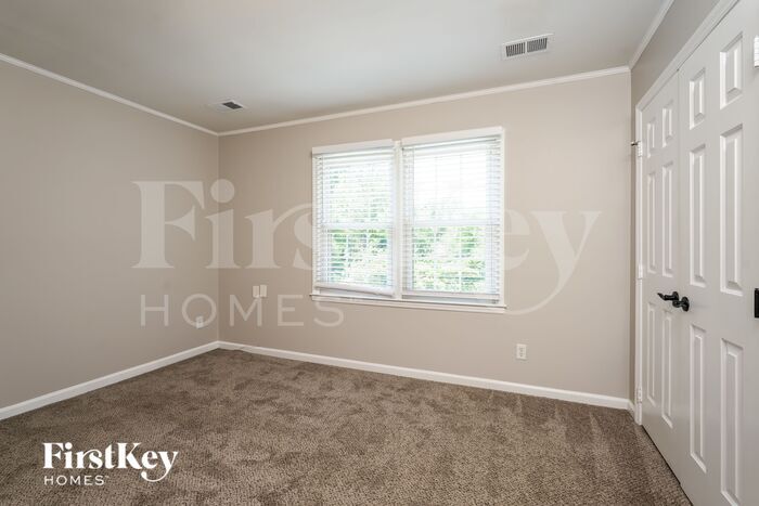 Building Photo - 7 Stoney Glen Pl