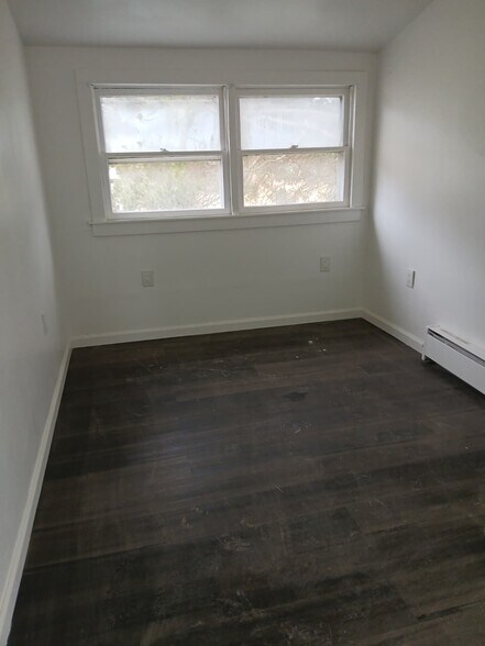 Building Photo - 110 Tuthill Rd