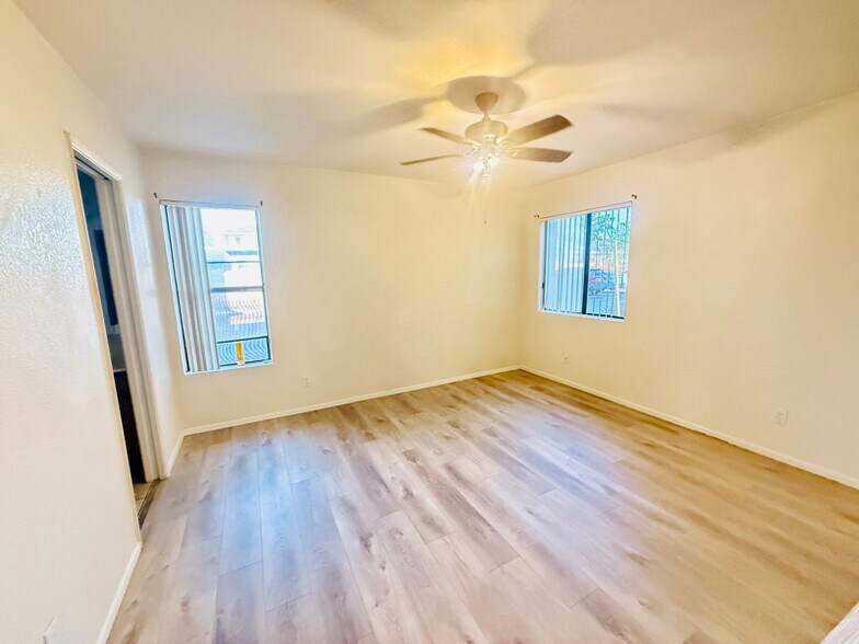 Building Photo - 1125 E Broadway Rd