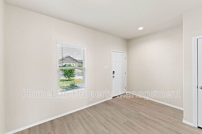 Building Photo - 7126 Mesa Cliffs