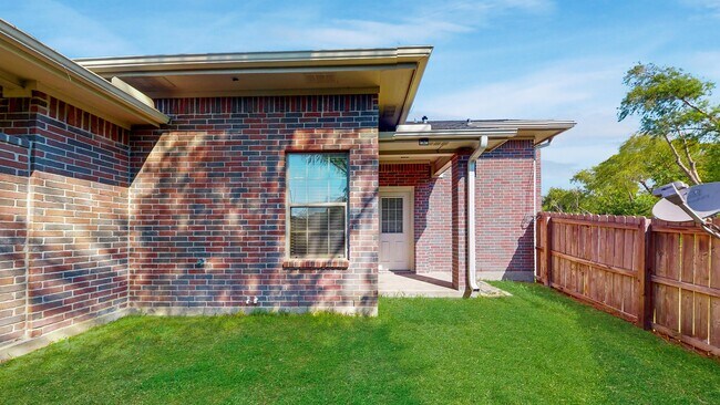 Building Photo - 159 Forest Dr