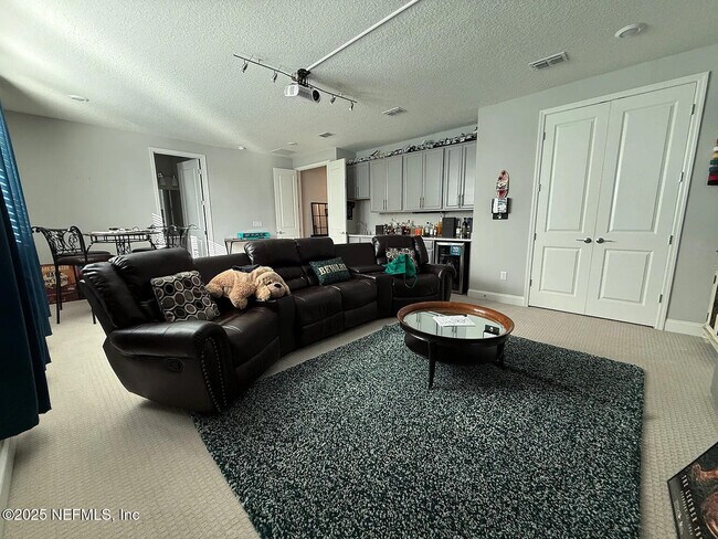 Building Photo - 2866 Montilla Dr