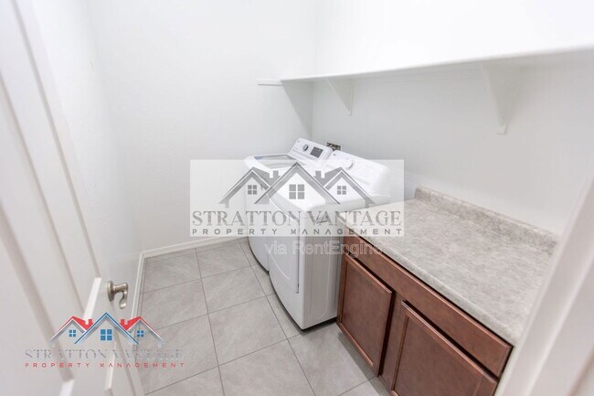 Building Photo - 22486 E Russet Rd