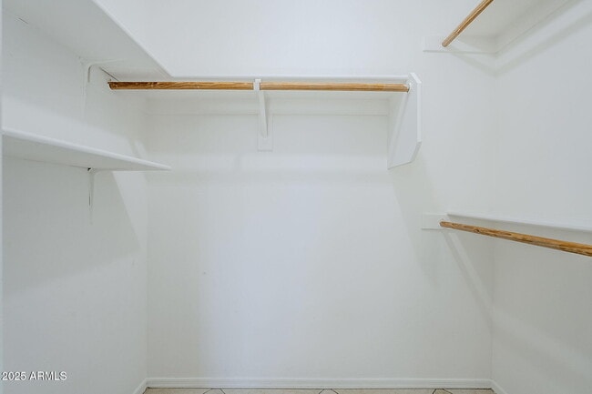 Building Photo - 678 S Silver Dr