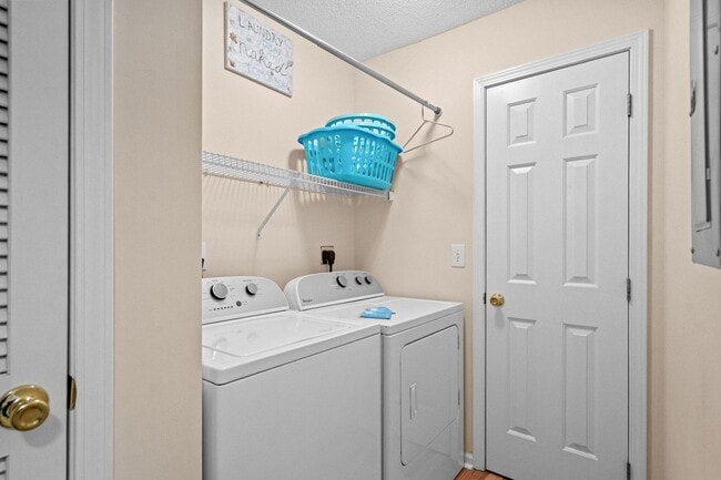 Building Photo - 5000 Windsor Green Way