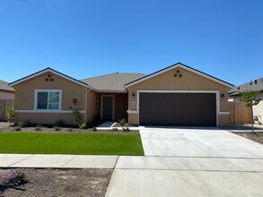Building Photo - 3 BR 2 BA Available Now