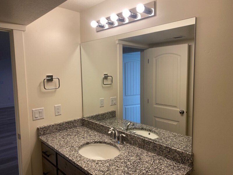 Building Photo - 15078 S 2815 W