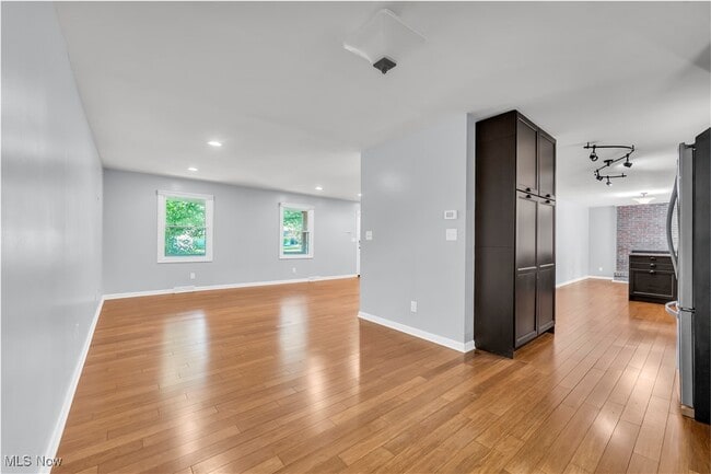 Building Photo - 33555 Wagon Wheel Dr