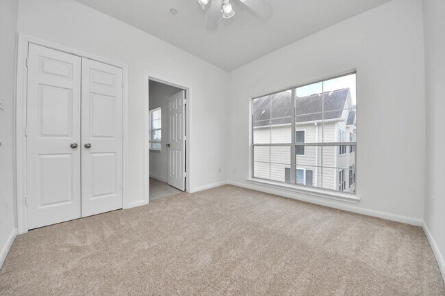 Building Photo - 3001 Murworth Dr