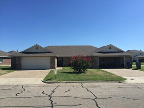Building Photo - Duplex