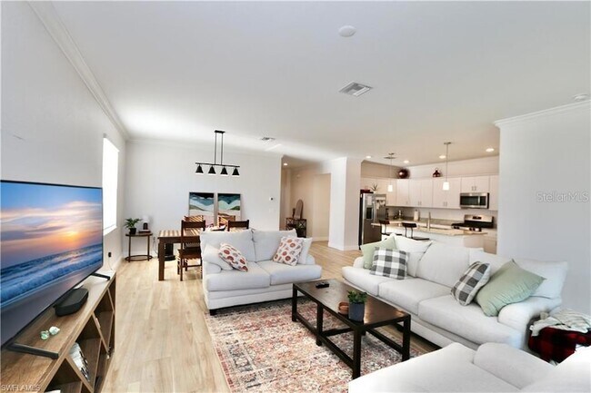 Building Photo - 17876 Woodland Ct