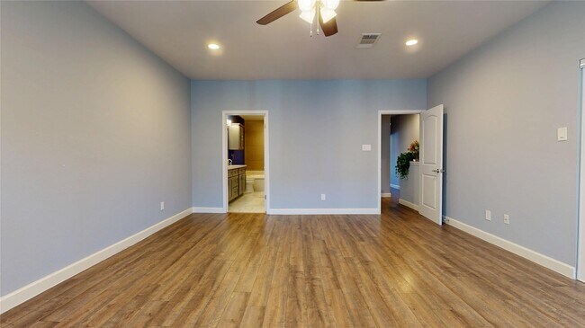 Building Photo - 2984 Holly Hall St