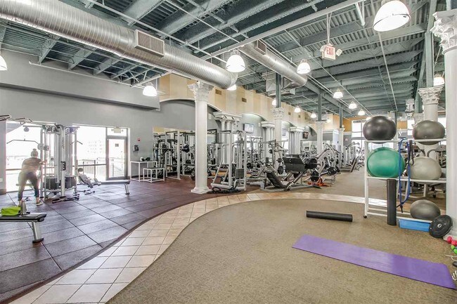 Building Photo - 759 2nd St