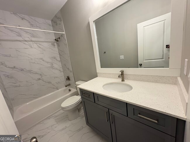 Building Photo - 1104 Thomas St