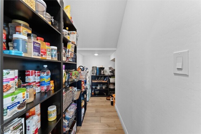 Building Photo - 237 Callen Falls Ave