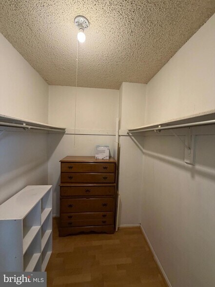 Building Photo - 1225 Martha Custis Dr