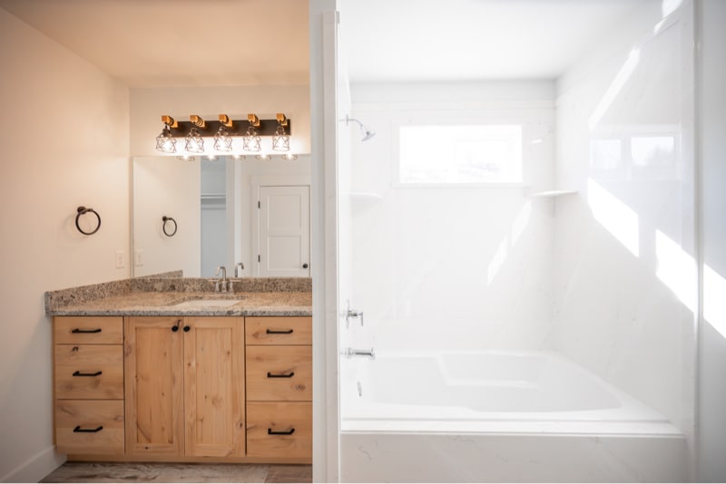 Building Photo - 520 E South Weber Dr