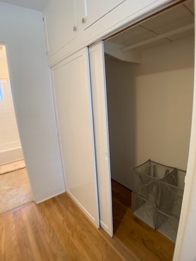 Building Photo - 4788 W Mountain View Dr