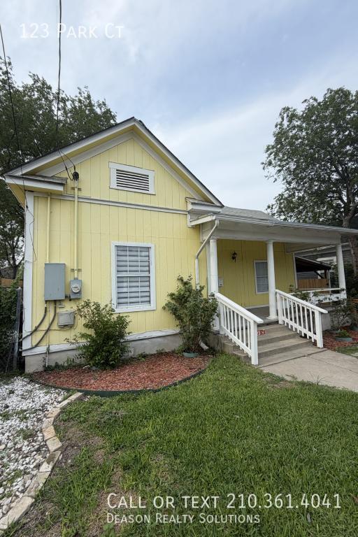 Building Photo - 123 Park Ct