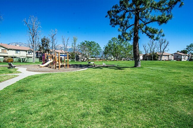 Building Photo - 8408 Spring Desert Pl