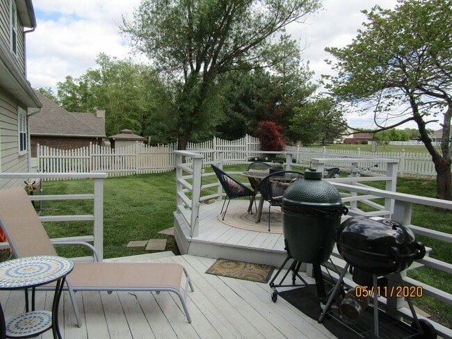 Building Photo - 802 Greenview Cir
