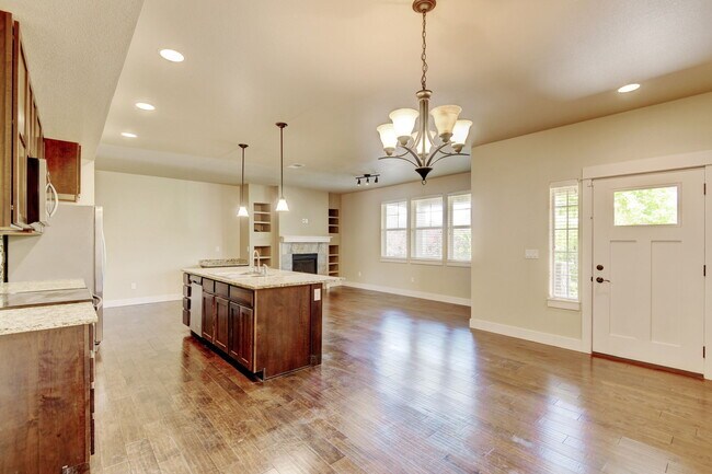 Primary Photo - 2107 Sandbur Dr