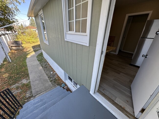 Building Photo - 3609 1st Ave N