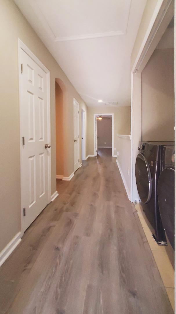 Building Photo - 3885 Buckthorne Dr